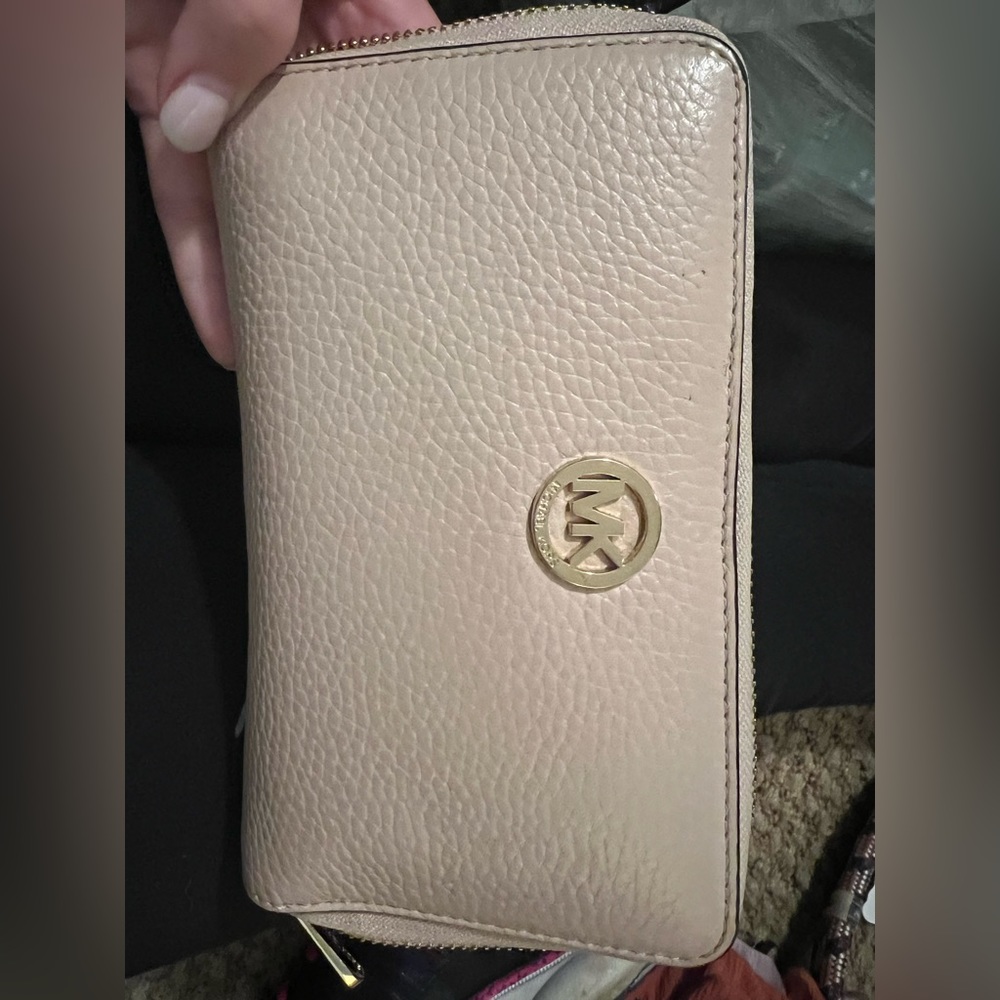 Micheal Kors Wallet